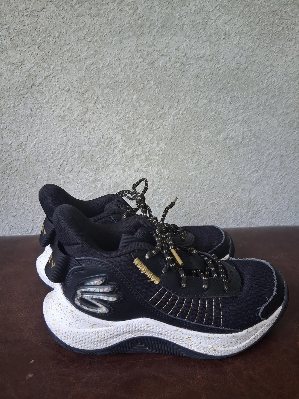 Under Armour Steph Curry 3Z7 Basketball Shoe - Size 3.5Y